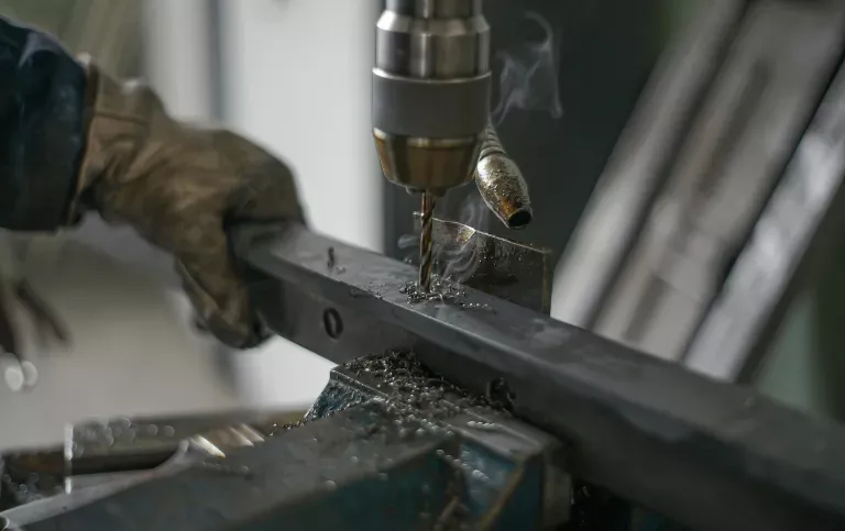 Metal parçada delme işlemi ve talaş